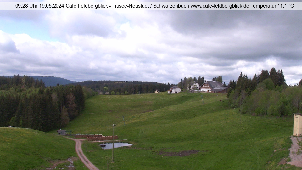 Webcam mit blick auf den Feldberg und Hochfirst vom Cafe Pension Feldbergblick in Titisee- Neustadt